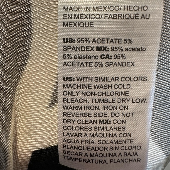 Chico’s Abstract Patterned Tunic Top Size 2/ Large - Picture 5 of 7